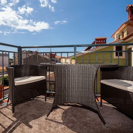 Luxury Apartment With Private Rooftop Terrace Pula Exterior photo
