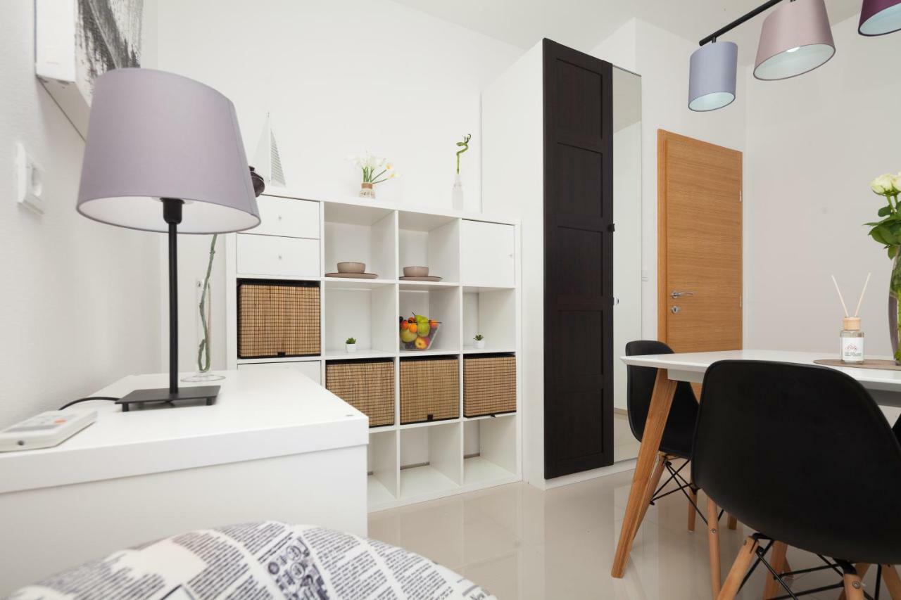 Luxury Apartment With Private Rooftop Terrace Pula Exterior photo